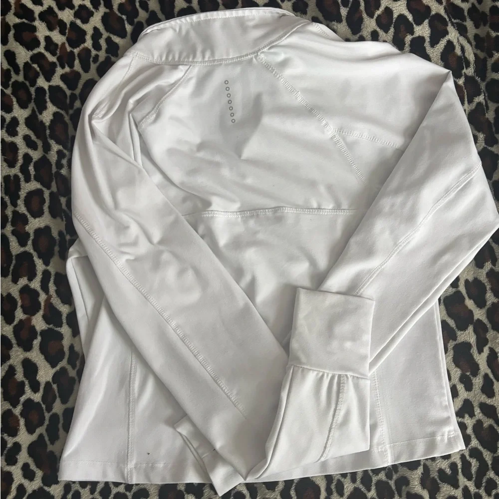 White Long-Sleeve tight exercise shirt